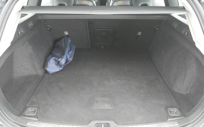 Volvo V60 cena 115899 przebieg: 47675, rok produkcji 2021 z Warszawa małe 172